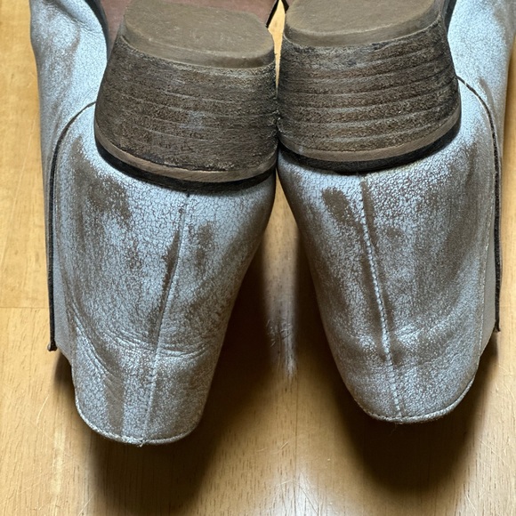 DIBA True For Real Life CUDDLE BUN Chelsea Boots 8.5 | white distressed - Picture 7 of 11